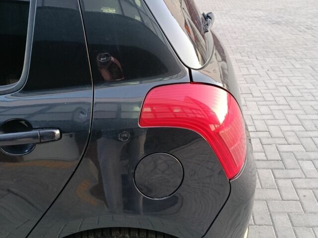 Чорний Сузукі Свифт, об'ємом двигуна 1.3 л та пробігом 220 тис. км за 4100 $, фото 7 на Automoto.ua