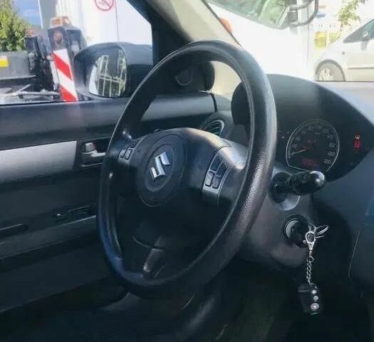 Чорний Сузукі Свифт, об'ємом двигуна 1.3 л та пробігом 310 тис. км за 4750 $, фото 6 на Automoto.ua