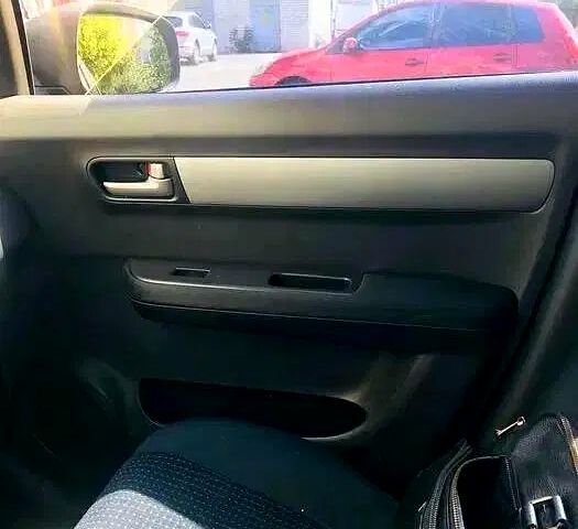 Чорний Сузукі Свифт, об'ємом двигуна 1.3 л та пробігом 310 тис. км за 4800 $, фото 8 на Automoto.ua