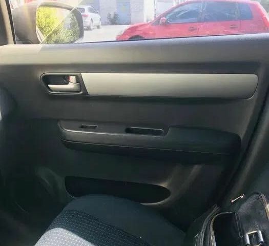 Черный Сузуки Свифт, объемом двигателя 1.3 л и пробегом 310 тыс. км за 5000 $, фото 10 на Automoto.ua