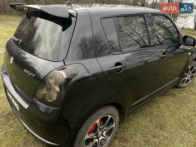 Чорний Сузукі Свифт, об'ємом двигуна 1.49 л та пробігом 206 тис. км за 5500 $, фото 4 на Automoto.ua