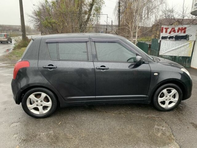 Чорний Сузукі Свифт, об'ємом двигуна 1.3 л та пробігом 245 тис. км за 4300 $, фото 5 на Automoto.ua