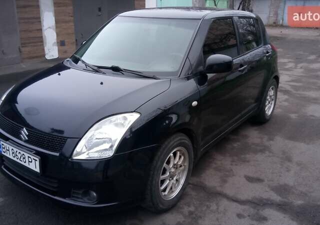Черный Сузуки Свифт, объемом двигателя 1.49 л и пробегом 146 тыс. км за 5000 $, фото 4 на Automoto.ua