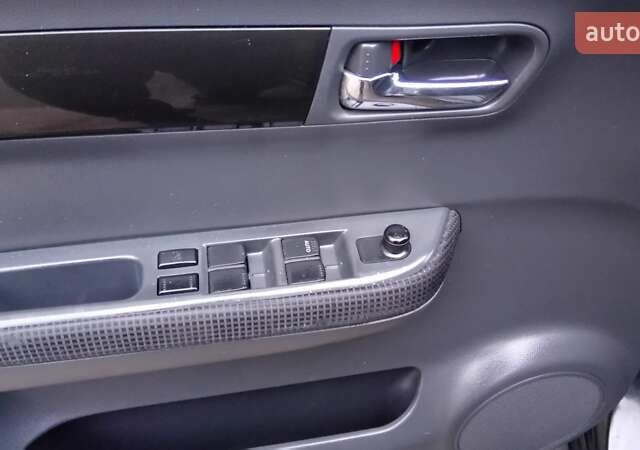 Черный Сузуки Свифт, объемом двигателя 1.49 л и пробегом 146 тыс. км за 5000 $, фото 19 на Automoto.ua