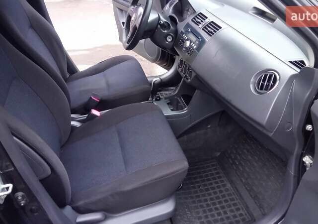 Черный Сузуки Свифт, объемом двигателя 1.49 л и пробегом 146 тыс. км за 5000 $, фото 13 на Automoto.ua