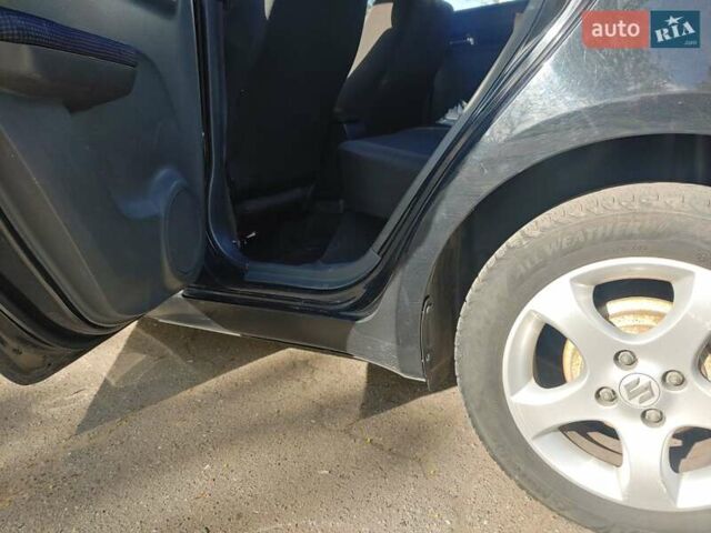 Чорний Сузукі Свифт, об'ємом двигуна 1.3 л та пробігом 152 тис. км за 5500 $, фото 17 на Automoto.ua