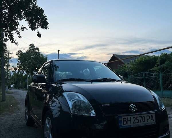 Чорний Сузукі Свифт, об'ємом двигуна 1.3 л та пробігом 152 тис. км за 5500 $, фото 1 на Automoto.ua