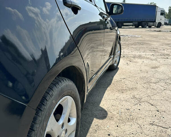 Чорний Сузукі Свифт, об'ємом двигуна 1.33 л та пробігом 229 тис. км за 3799 $, фото 6 на Automoto.ua