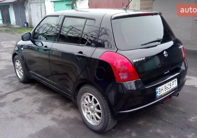 Черный Сузуки Свифт, объемом двигателя 1.49 л и пробегом 146 тыс. км за 5000 $, фото 2 на Automoto.ua