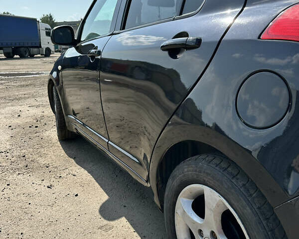 Чорний Сузукі Свифт, об'ємом двигуна 1.33 л та пробігом 229 тис. км за 3799 $, фото 8 на Automoto.ua