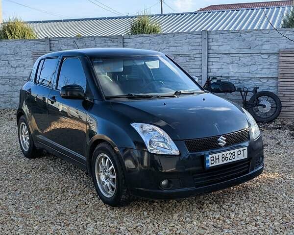 Черный Сузуки Свифт, объемом двигателя 1.49 л и пробегом 145 тыс. км за 5200 $, фото 5 на Automoto.ua