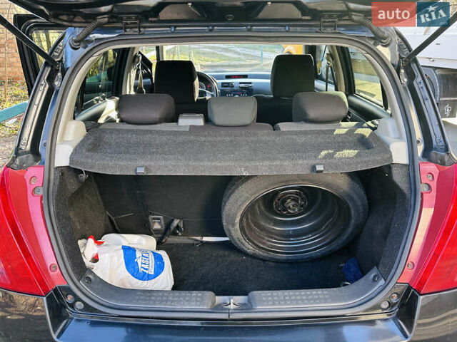 Чорний Сузукі Свифт, об'ємом двигуна 1.33 л та пробігом 184 тис. км за 4450 $, фото 10 на Automoto.ua