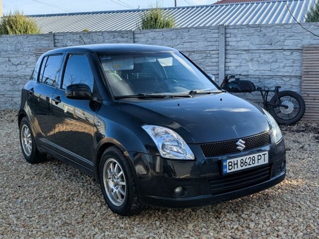 Черный Сузуки Свифт, объемом двигателя 1.5 л и пробегом 145 тыс. км за 5200 $, фото 4 на Automoto.ua