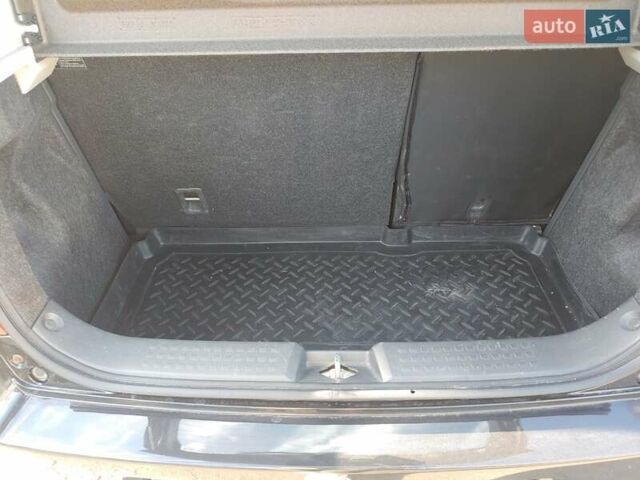 Чорний Сузукі Свифт, об'ємом двигуна 1.3 л та пробігом 152 тис. км за 5500 $, фото 14 на Automoto.ua
