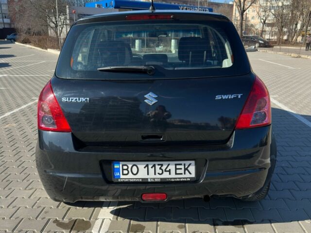 Чорний Сузукі Свифт, об'ємом двигуна 1.3 л та пробігом 215 тис. км за 4500 $, фото 3 на Automoto.ua