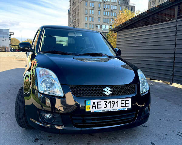 Черный Сузуки Свифт, объемом двигателя 1.33 л и пробегом 85 тыс. км за 6000 $, фото 3 на Automoto.ua