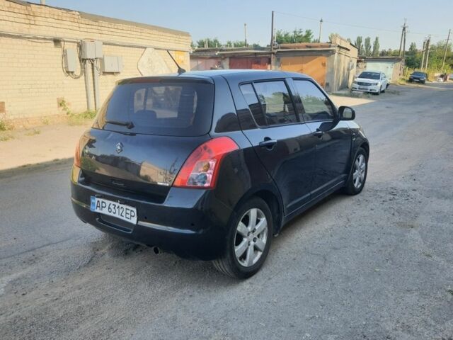 Черный Сузуки Свифт, объемом двигателя 1.5 л и пробегом 999 тыс. км за 3000 $, фото 5 на Automoto.ua