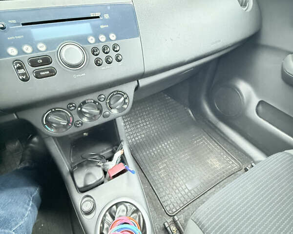 Чорний Сузукі Свифт, об'ємом двигуна 1.33 л та пробігом 327 тис. км за 3800 $, фото 15 на Automoto.ua