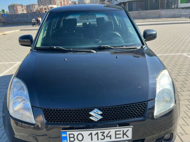 Чорний Сузукі Свифт, об'ємом двигуна 1.3 л та пробігом 215 тис. км за 4500 $, фото 2 на Automoto.ua