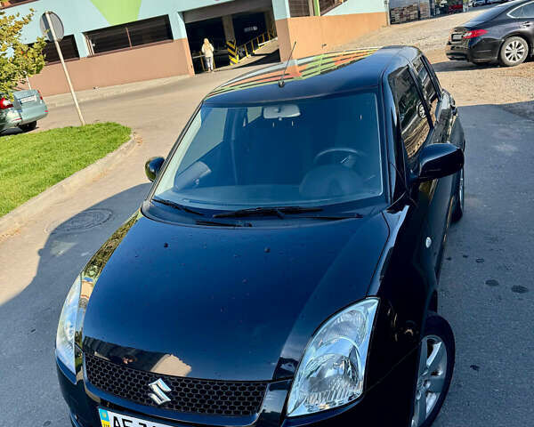 Черный Сузуки Свифт, объемом двигателя 1.33 л и пробегом 85 тыс. км за 6000 $, фото 2 на Automoto.ua