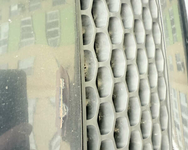 Чорний Сузукі Свифт, об'ємом двигуна 1.33 л та пробігом 327 тис. км за 3800 $, фото 11 на Automoto.ua