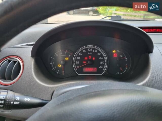 Черный Сузуки Свифт, объемом двигателя 1.3 л и пробегом 229 тыс. км за 3550 $, фото 16 на Automoto.ua