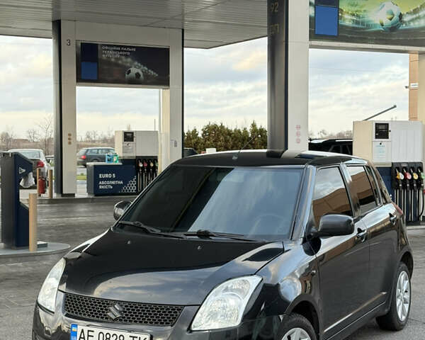 Чорний Сузукі Свифт, об'ємом двигуна 1.33 л та пробігом 199 тис. км за 4799 $, фото 5 на Automoto.ua