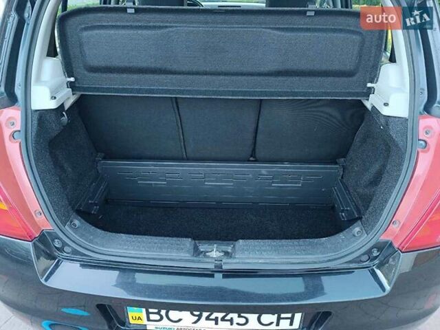 Черный Сузуки Свифт, объемом двигателя 0 л и пробегом 112 тыс. км за 5704 $, фото 11 на Automoto.ua