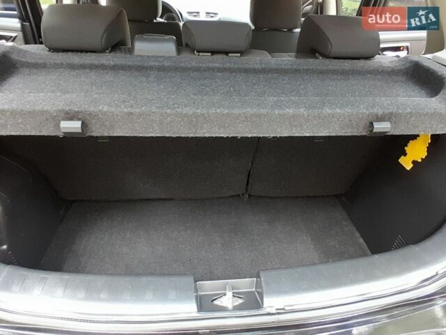 Черный Сузуки Свифт, объемом двигателя 1.24 л и пробегом 126 тыс. км за 8290 $, фото 17 на Automoto.ua