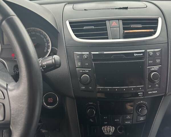 Черный Сузуки Свифт, объемом двигателя 1.24 л и пробегом 103 тыс. км за 10200 $, фото 11 на Automoto.ua