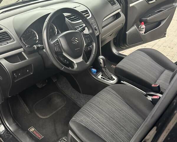 Черный Сузуки Свифт, объемом двигателя 1.24 л и пробегом 103 тыс. км за 10200 $, фото 12 на Automoto.ua