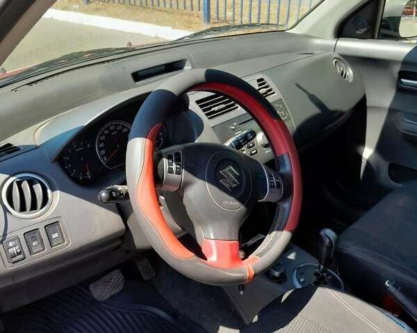 Червоний Сузукі Свифт, об'ємом двигуна 1.3 л та пробігом 166 тис. км за 5100 $, фото 1 на Automoto.ua