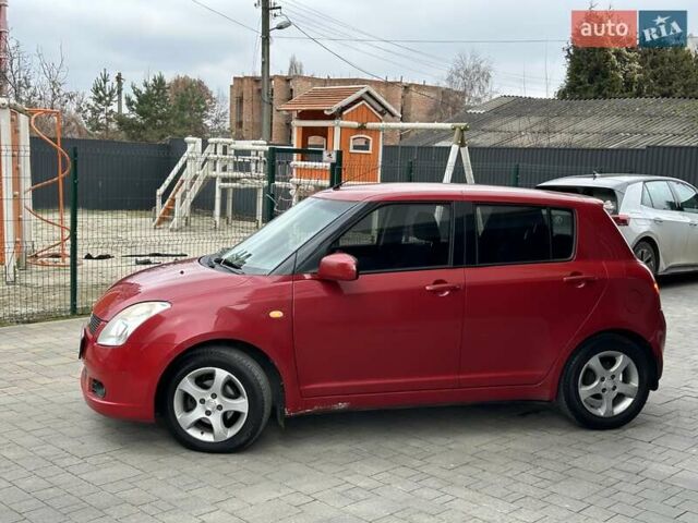 Красный Сузуки Свифт, объемом двигателя 1.33 л и пробегом 178 тыс. км за 3999 $, фото 2 на Automoto.ua
