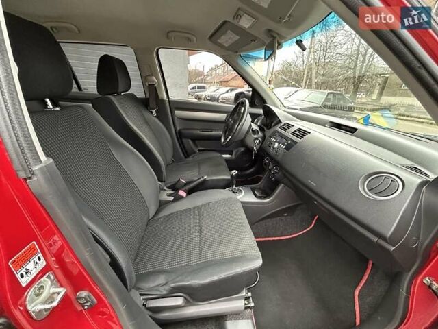 Красный Сузуки Свифт, объемом двигателя 1.33 л и пробегом 178 тыс. км за 3999 $, фото 19 на Automoto.ua