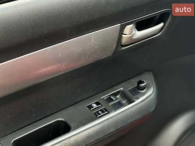 Красный Сузуки Свифт, объемом двигателя 1.33 л и пробегом 178 тыс. км за 5500 $, фото 6 на Automoto.ua