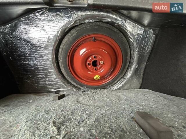 Красный Сузуки Свифт, объемом двигателя 1.33 л и пробегом 178 тыс. км за 3999 $, фото 23 на Automoto.ua