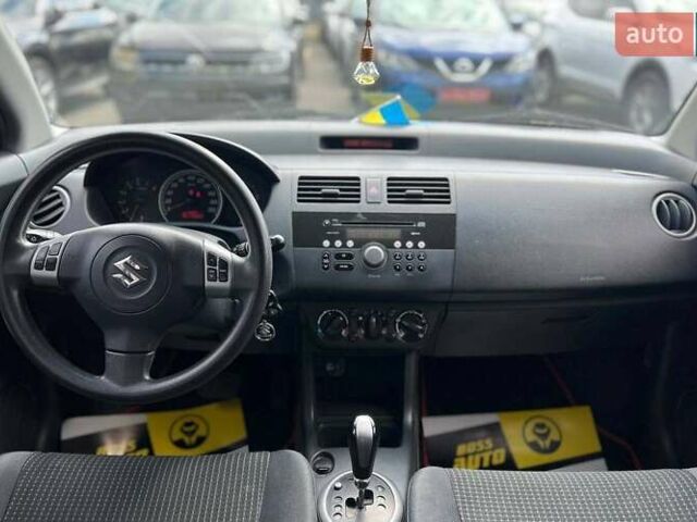 Красный Сузуки Свифт, объемом двигателя 1.33 л и пробегом 178 тыс. км за 5500 $, фото 13 на Automoto.ua