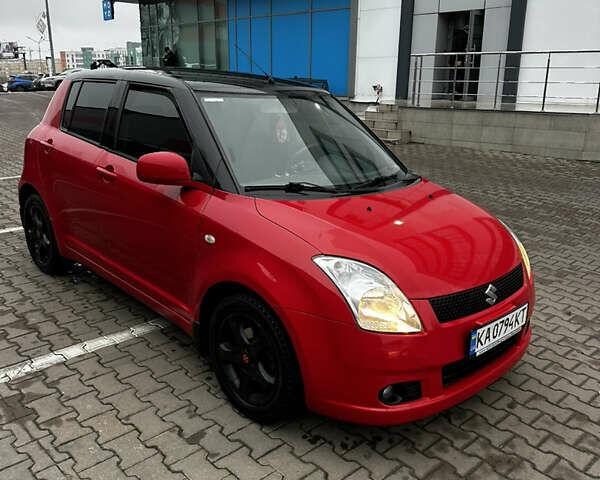 Червоний Сузукі Свифт, об'ємом двигуна 1.49 л та пробігом 215 тис. км за 5800 $, фото 4 на Automoto.ua