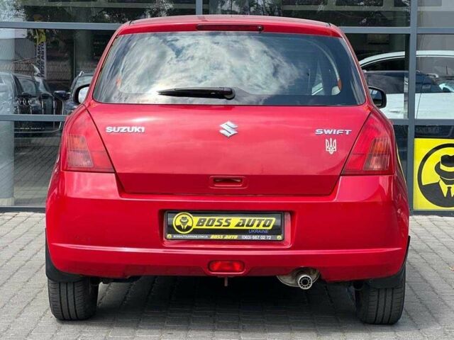 Красный Сузуки Свифт, объемом двигателя 1.3 л и пробегом 178 тыс. км за 5500 $, фото 4 на Automoto.ua