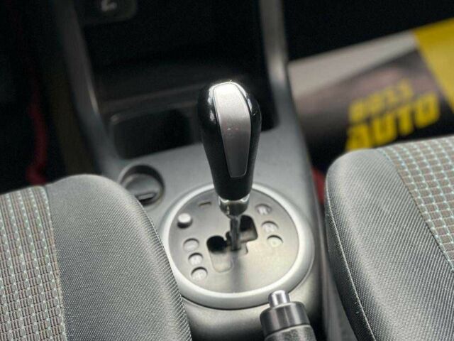 Красный Сузуки Свифт, объемом двигателя 1.3 л и пробегом 178 тыс. км за 5500 $, фото 14 на Automoto.ua