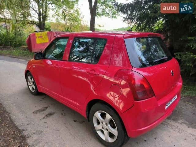 Червоний Сузукі Свифт, об'ємом двигуна 1.3 л та пробігом 230 тис. км за 4200 $, фото 5 на Automoto.ua