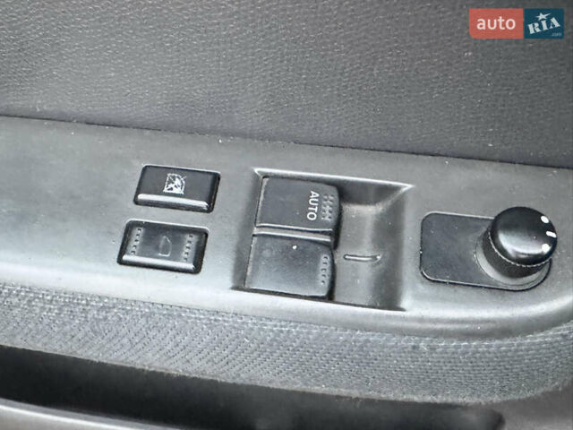 Красный Сузуки Свифт, объемом двигателя 1.3 л и пробегом 175 тыс. км за 5200 $, фото 15 на Automoto.ua