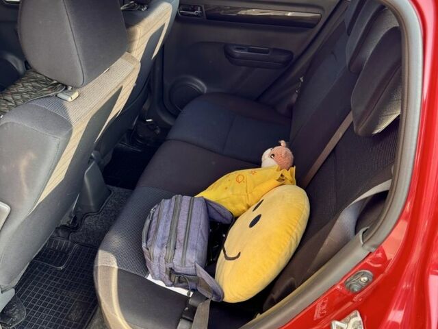 Красный Сузуки Свифт, объемом двигателя 1.3 л и пробегом 210 тыс. км за 5200 $, фото 6 на Automoto.ua