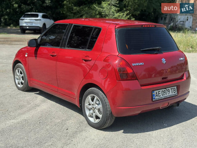 Красный Сузуки Свифт, объемом двигателя 1.25 л и пробегом 205 тыс. км за 5700 $, фото 9 на Automoto.ua