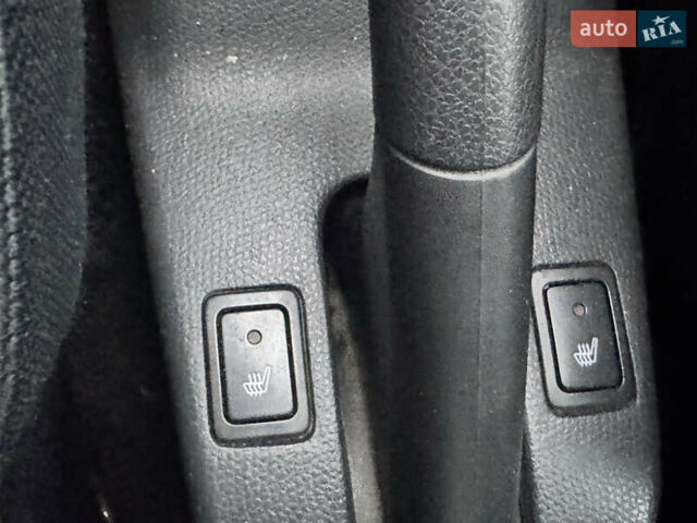 Красный Сузуки Свифт, объемом двигателя 1.3 л и пробегом 175 тыс. км за 5200 $, фото 13 на Automoto.ua