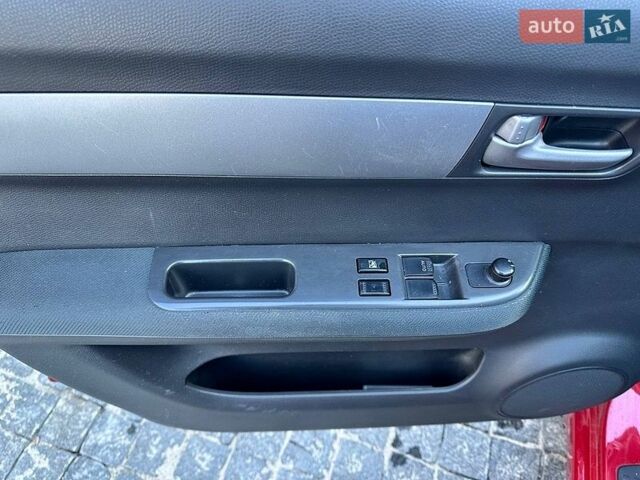 Красный Сузуки Свифт, объемом двигателя 1.33 л и пробегом 180 тыс. км за 4500 $, фото 9 на Automoto.ua