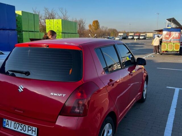 Червоний Сузукі Свифт, об'ємом двигуна 1.3 л та пробігом 130 тис. км за 4900 $, фото 3 на Automoto.ua