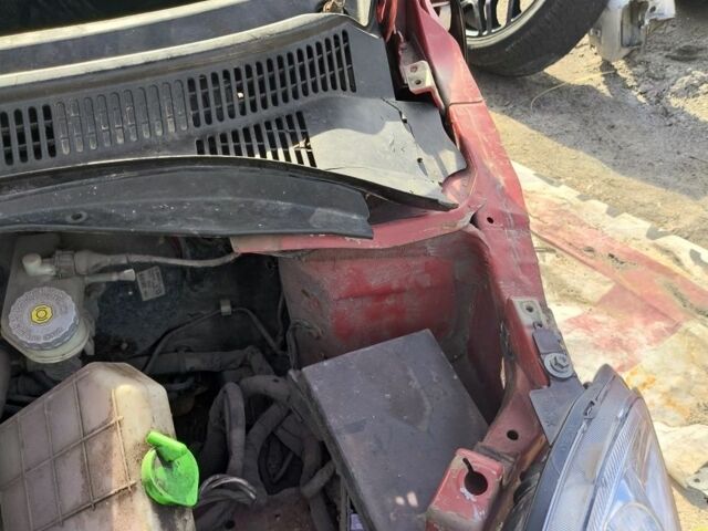 Красный Сузуки Свифт, объемом двигателя 0 л и пробегом 102 тыс. км за 3500 $, фото 7 на Automoto.ua