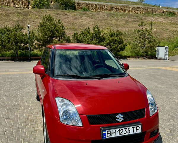 Червоний Сузукі Свифт, об'ємом двигуна 1.5 л та пробігом 163 тис. км за 5500 $, фото 2 на Automoto.ua