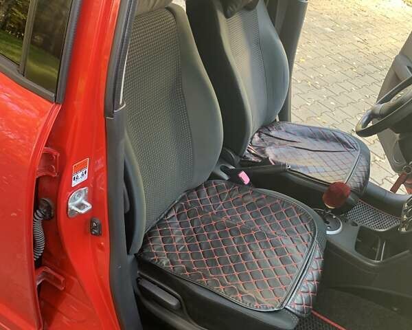 Червоний Сузукі Свифт, об'ємом двигуна 1.3 л та пробігом 184 тис. км за 4800 $, фото 14 на Automoto.ua